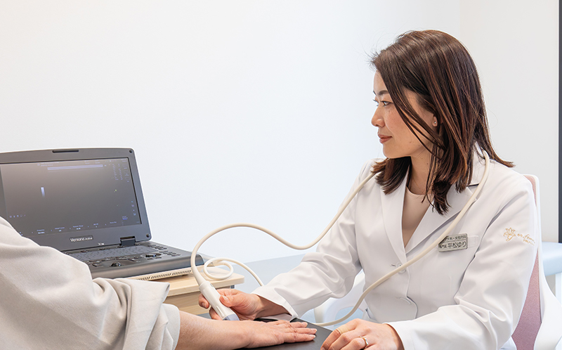 女性ヘルスケア専門医・内科医による専門的な診療